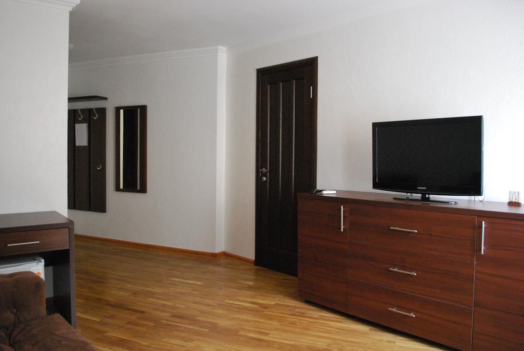 Shpinat Hotel Odesa Room photo
