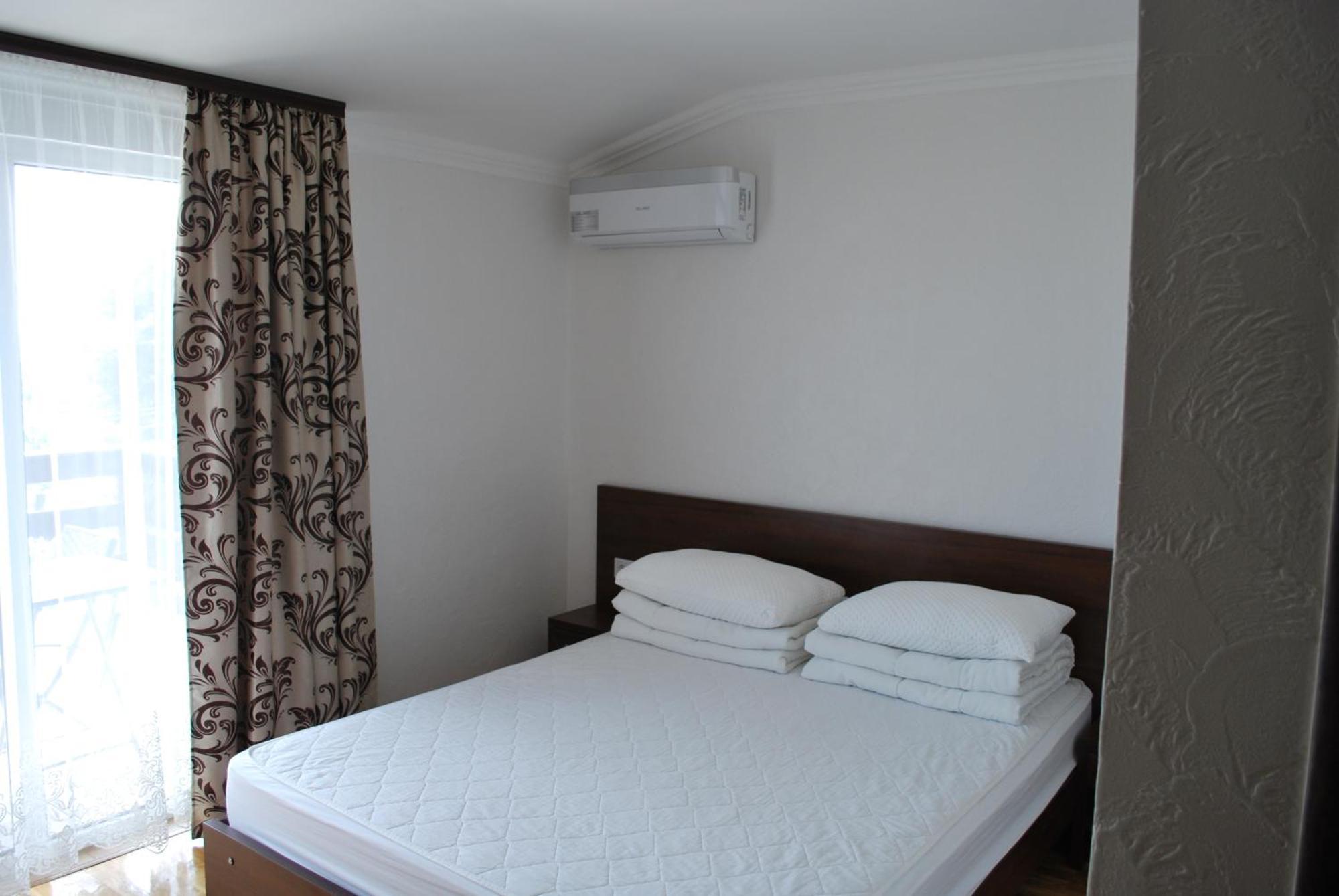 Shpinat Hotel Odesa Room photo