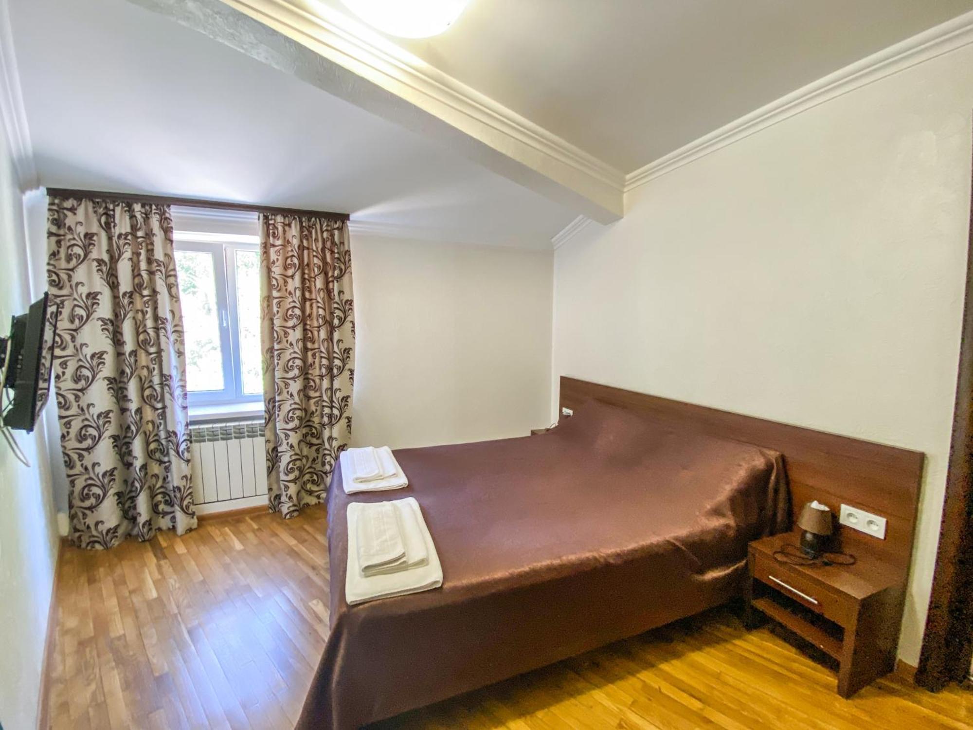 Shpinat Hotel Odesa Exterior photo