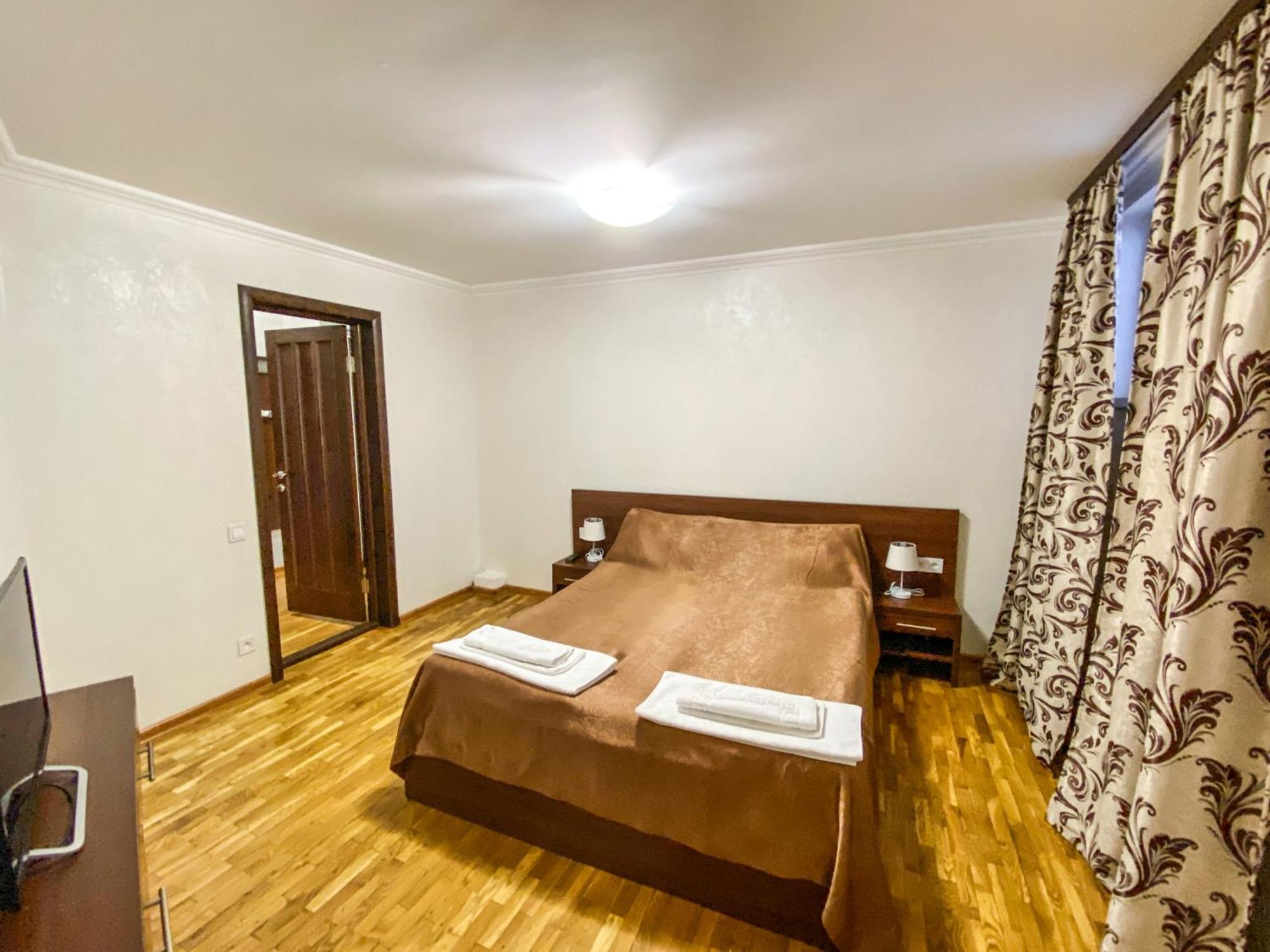 Shpinat Hotel Odesa Exterior photo